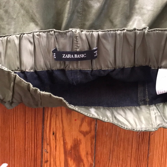 Zara Olive Green Vegan Leather Skirt - Picture 3 of 3